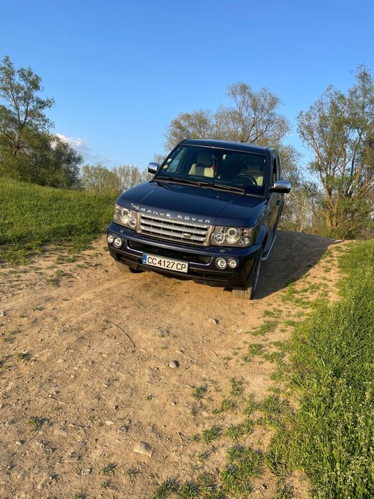 Vând Land Rover ,mașina se deplaseaza fara probleme
