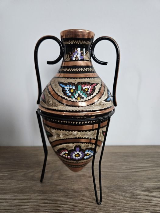 Vaza de cupru ornata