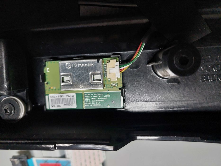 Телевизор LG 42LA691S - НА ЧАСТИ