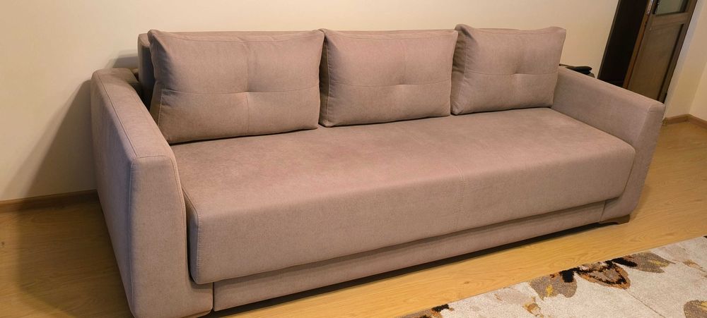 Продавам диван в отлично състояние