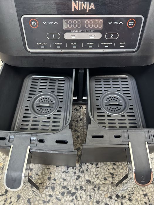 ДВУЗОНОВ Фритюрник с Горещ Въздух Ninja AF300EU 2470W 7.6л, 6 Програми