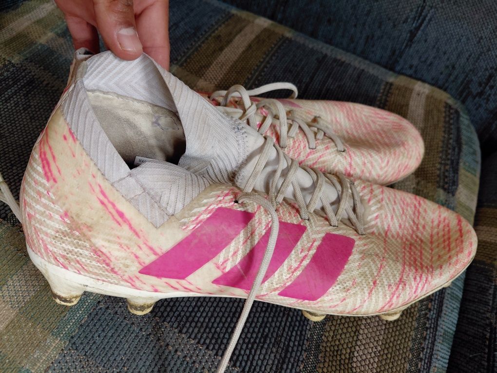 Продавам Бутонки Adidas Nemezis