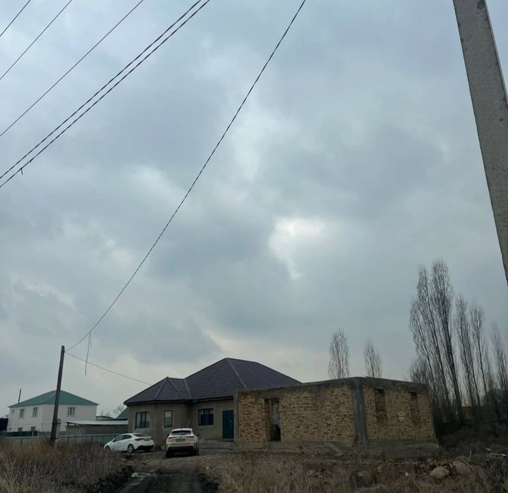 Продам дом в с. Узынагаш, в центре. Газ, свет, вода.