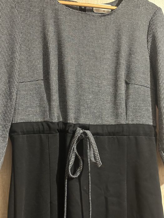 Rochita din stofa de lana, marinea L