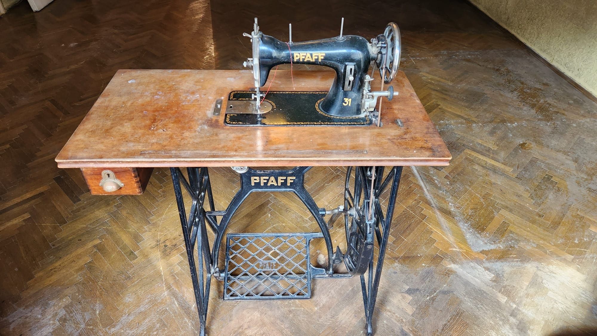 Masini de cusut Singer, Pfaff