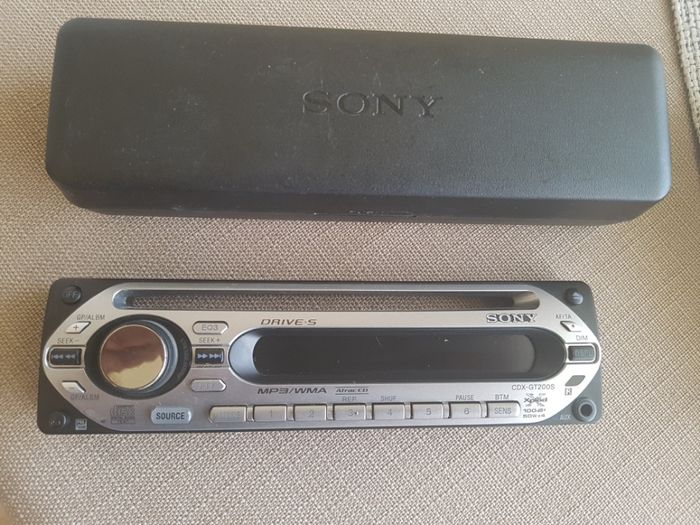 Sony CDX-GT200S Авто радио