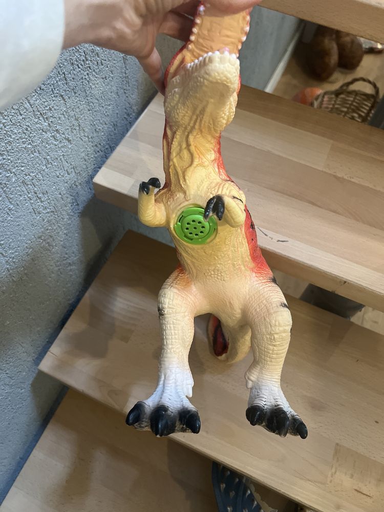 Figurina Dinozaur Gigant T-Rex cu sunete