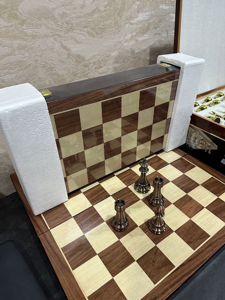 Шикарные шахматы , отличный подарок
