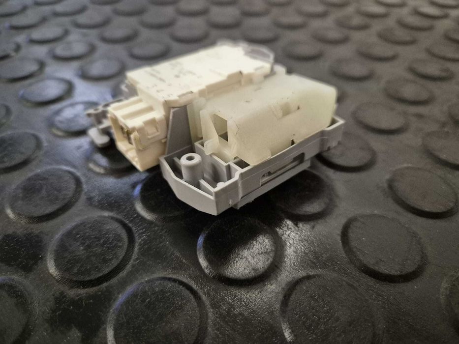 Mecanism blocare usa masina de spalat Candy 43030357 / C29