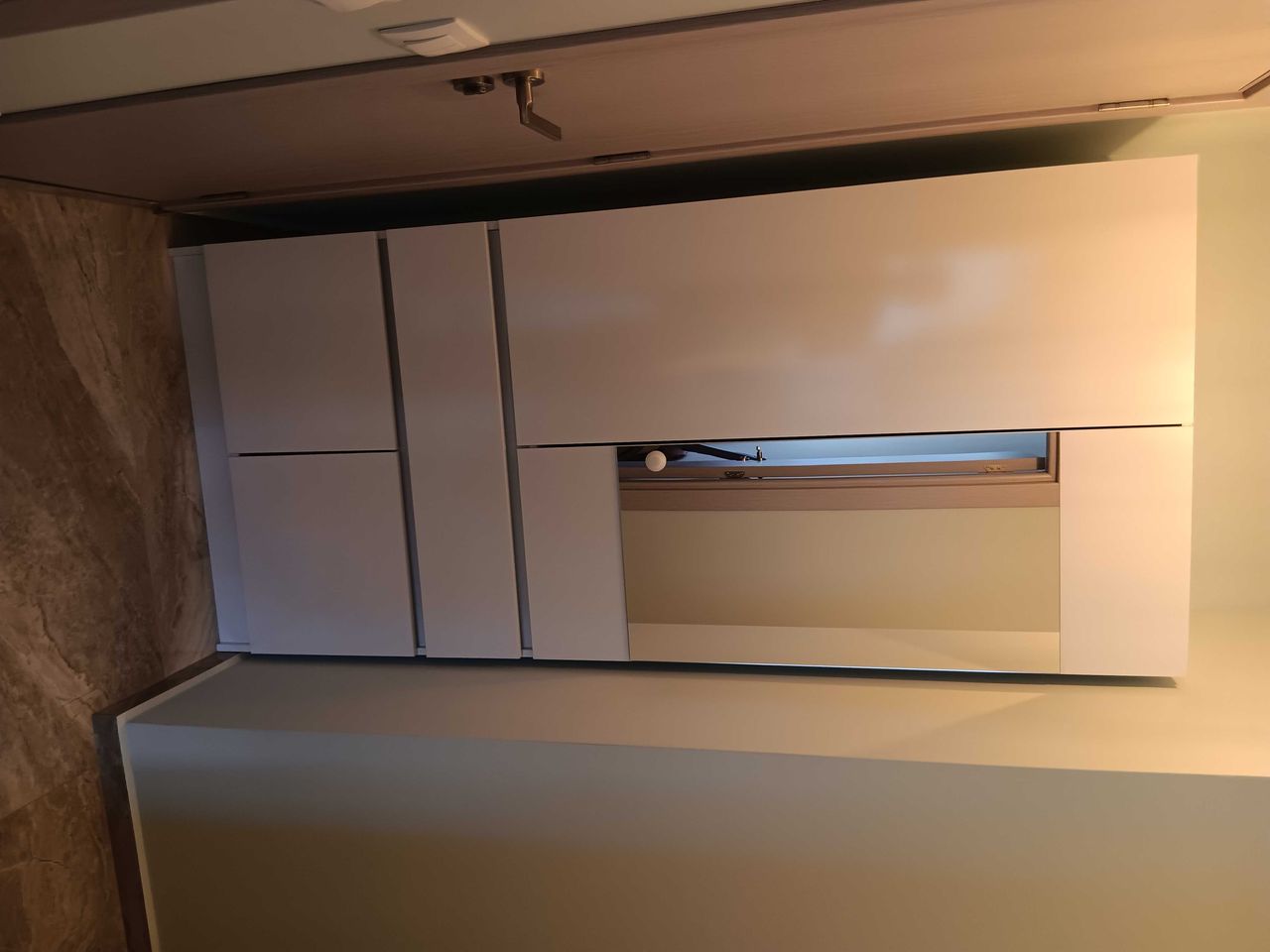 Продава се Тристаен апартамент в София, Гоце Делчев - 106 кв.м за 2831 €/кв.м - Снимка #18