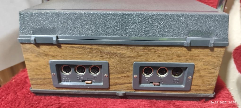 Магнетофон Grundig
