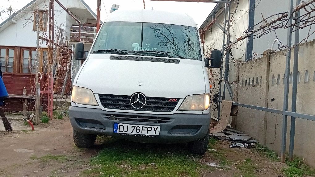 Vând Mercedes sprinter