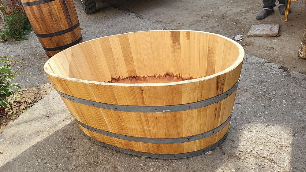 Confectionam butoaie din lemn de dud, stejar și salcâm lemn uscat