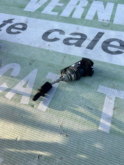 Butuc  ușă stânga față Audi Q5 FY 2017