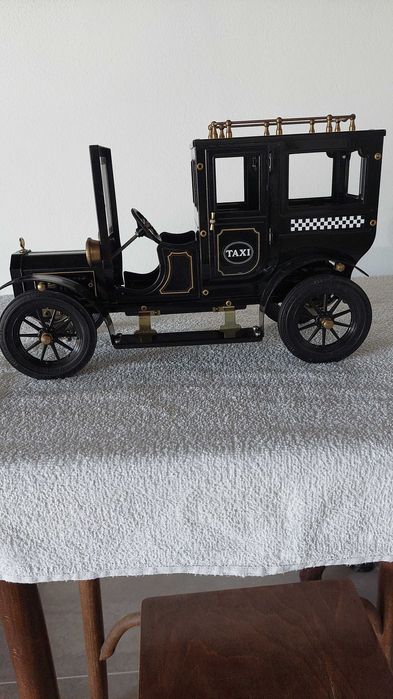 Masinuta de colectie.Taxi de la inceput de sec.xx.