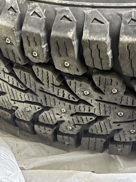 Kumho WinterCraft Ice WI32 195/65 R15 95T с шипами