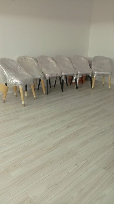 Стулья 8000 каждая