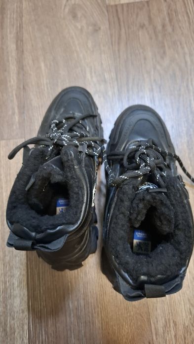 Тёплые ботинки  Crosby.