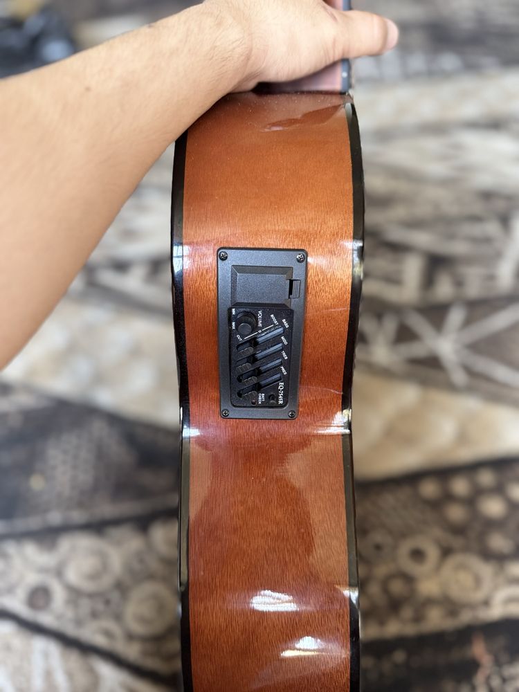 Gitara sotiladi srochna