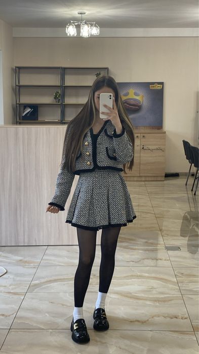 Продам наряды платья и двойку