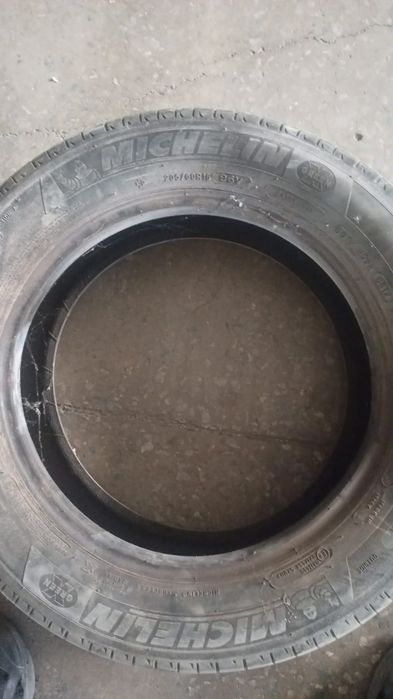 Продам 1 баллон мичлен 205/60р16 2.500