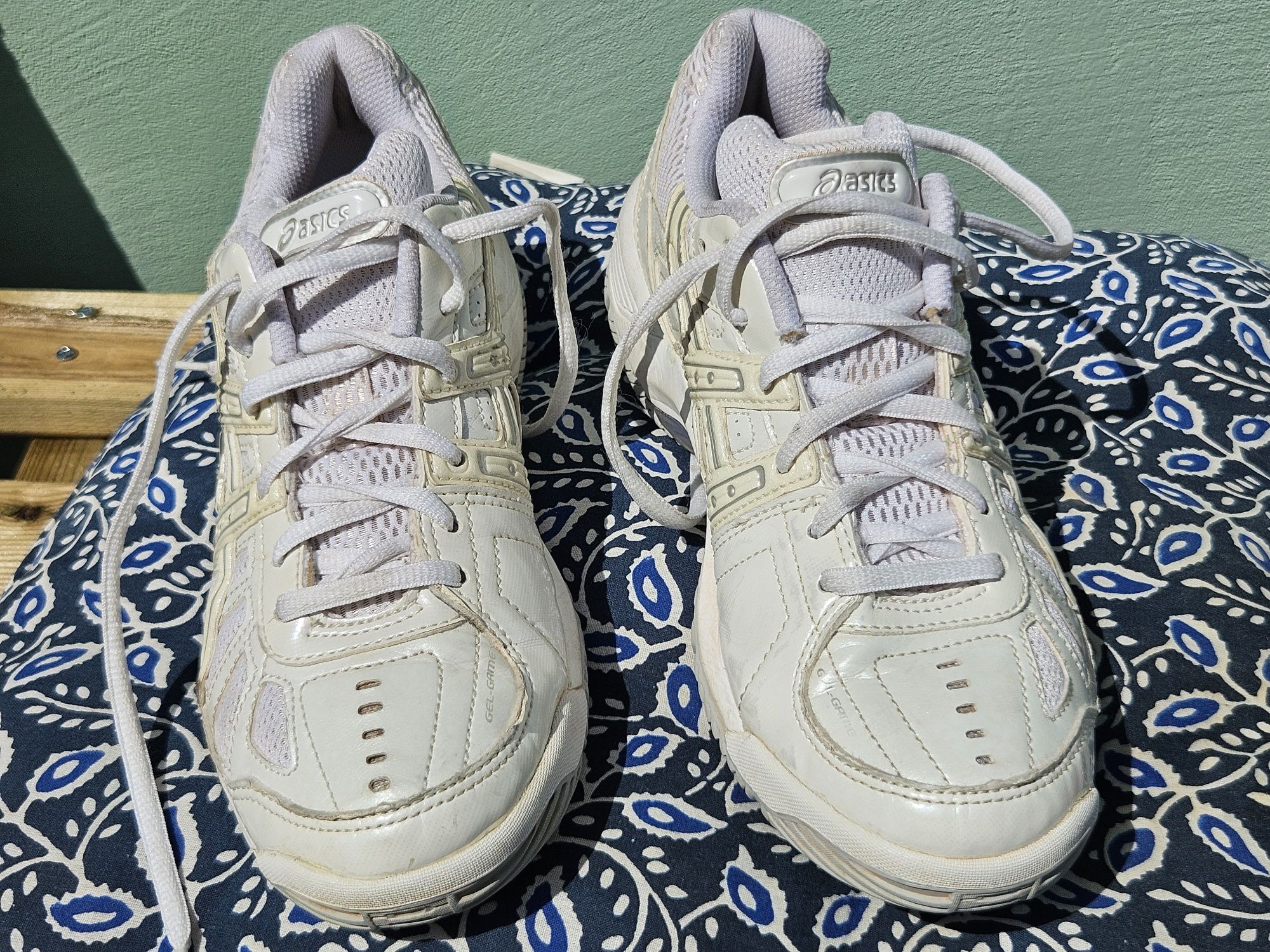 Asics оригинални кецове N38