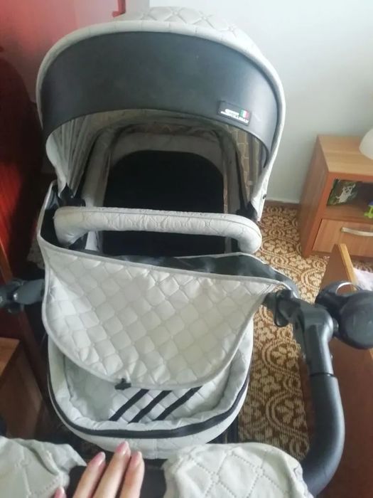 Срочно г.Чирчик Продается 2 хорошие коляски неиспользованная лет.крова