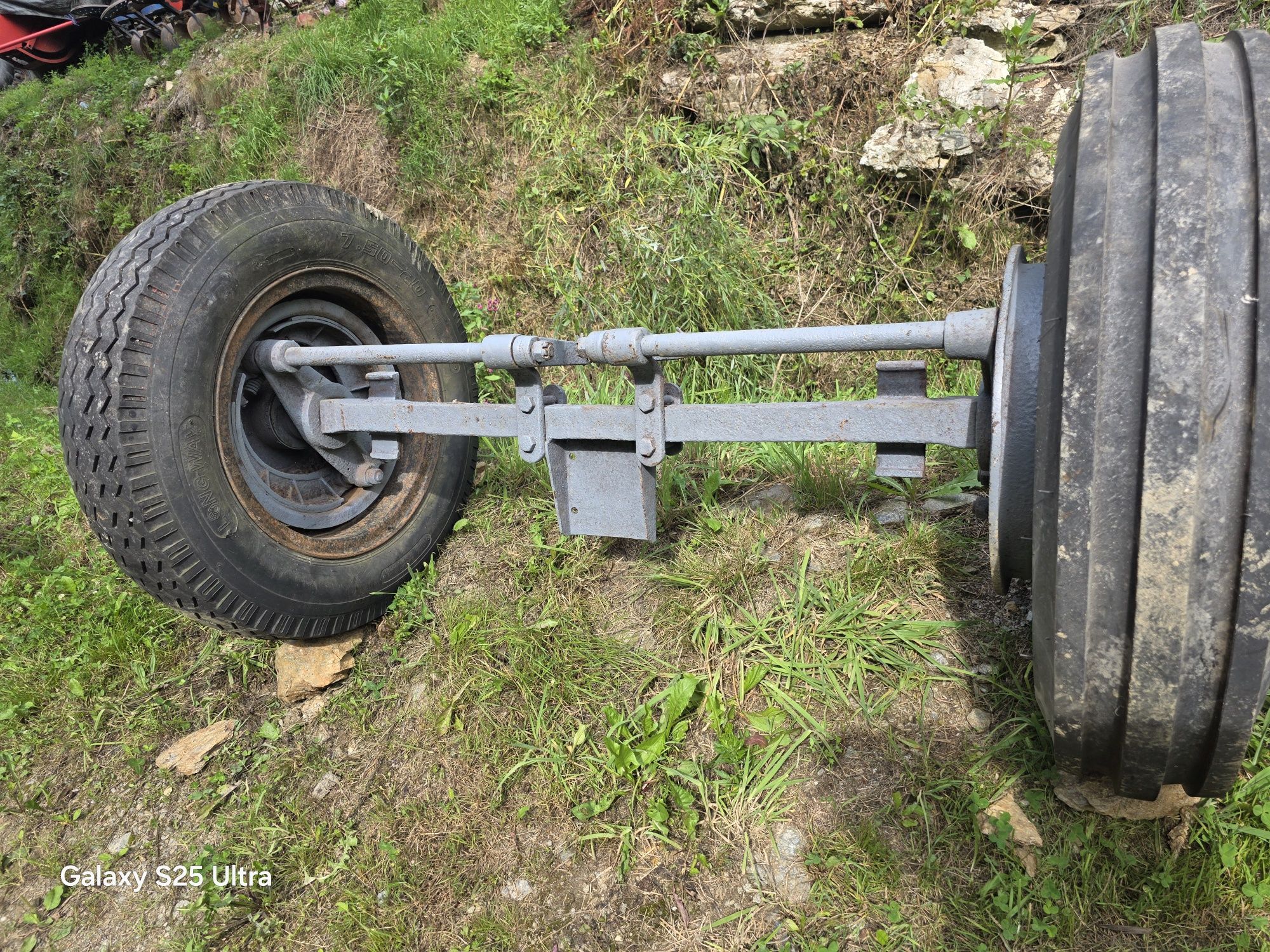 Axa remorca tractor