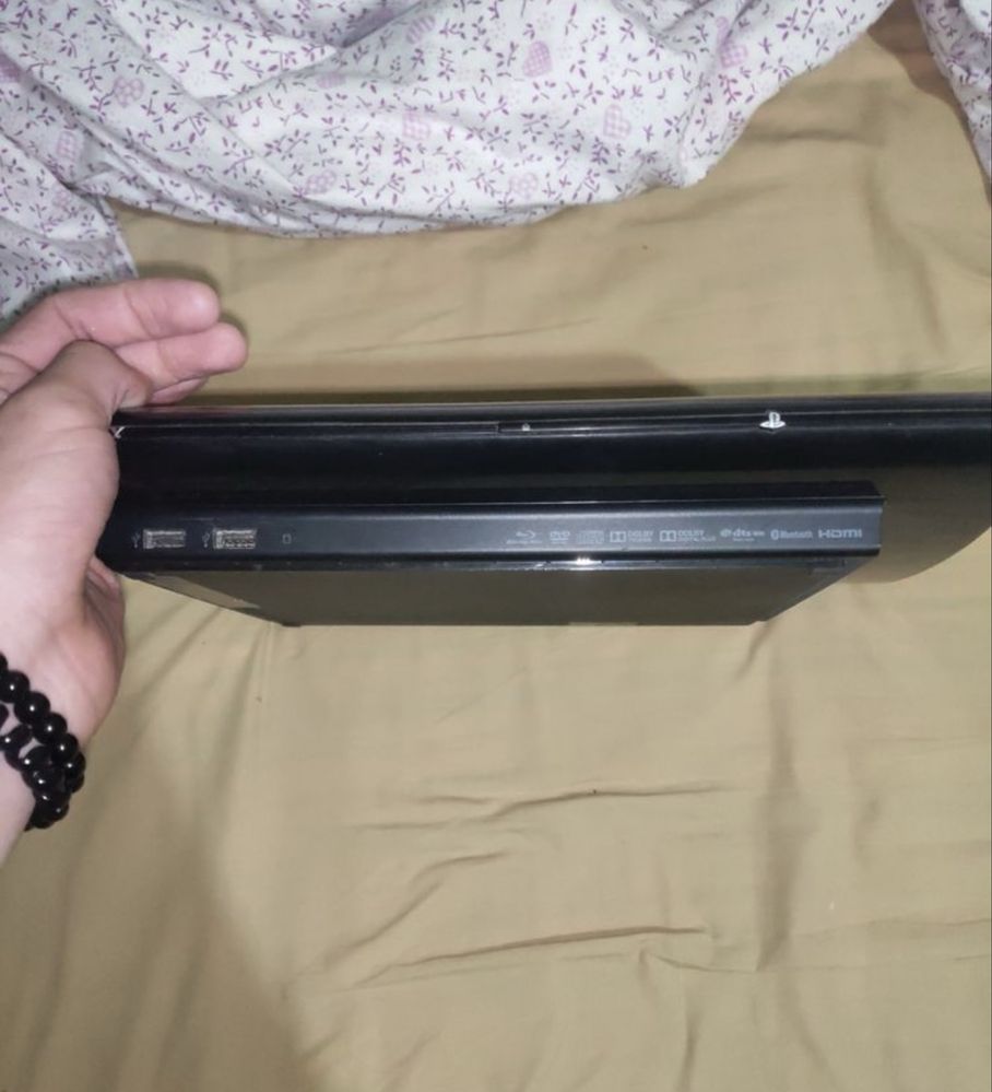 Продается playstation 3 superslim