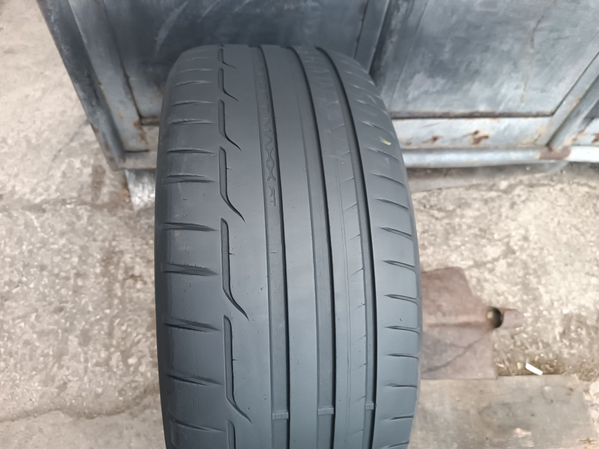 225/45/17 Dunlop