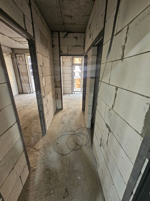 Продаётся квартира Новостроенным доме "Хон сарой"