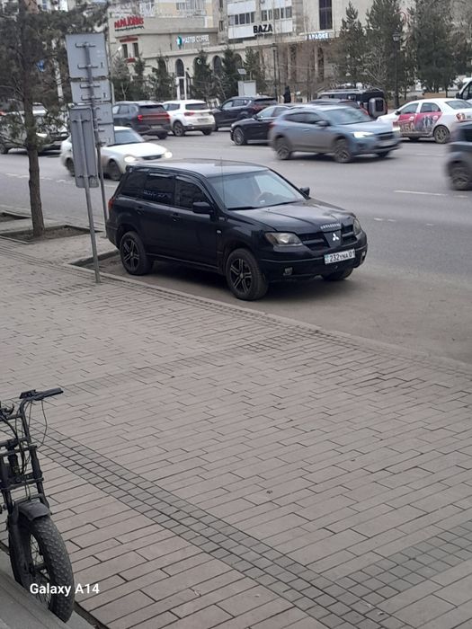 Продам оутлендер 2.4  газ бензин автомат