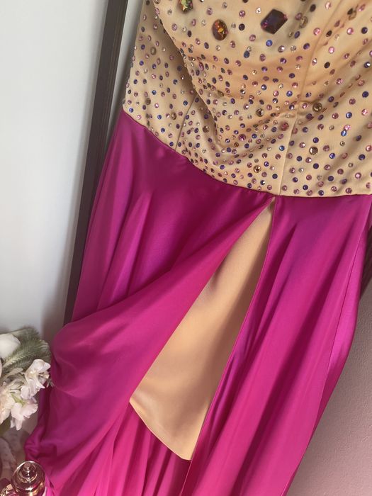 Rochie roz-bej, magenta de seara superba