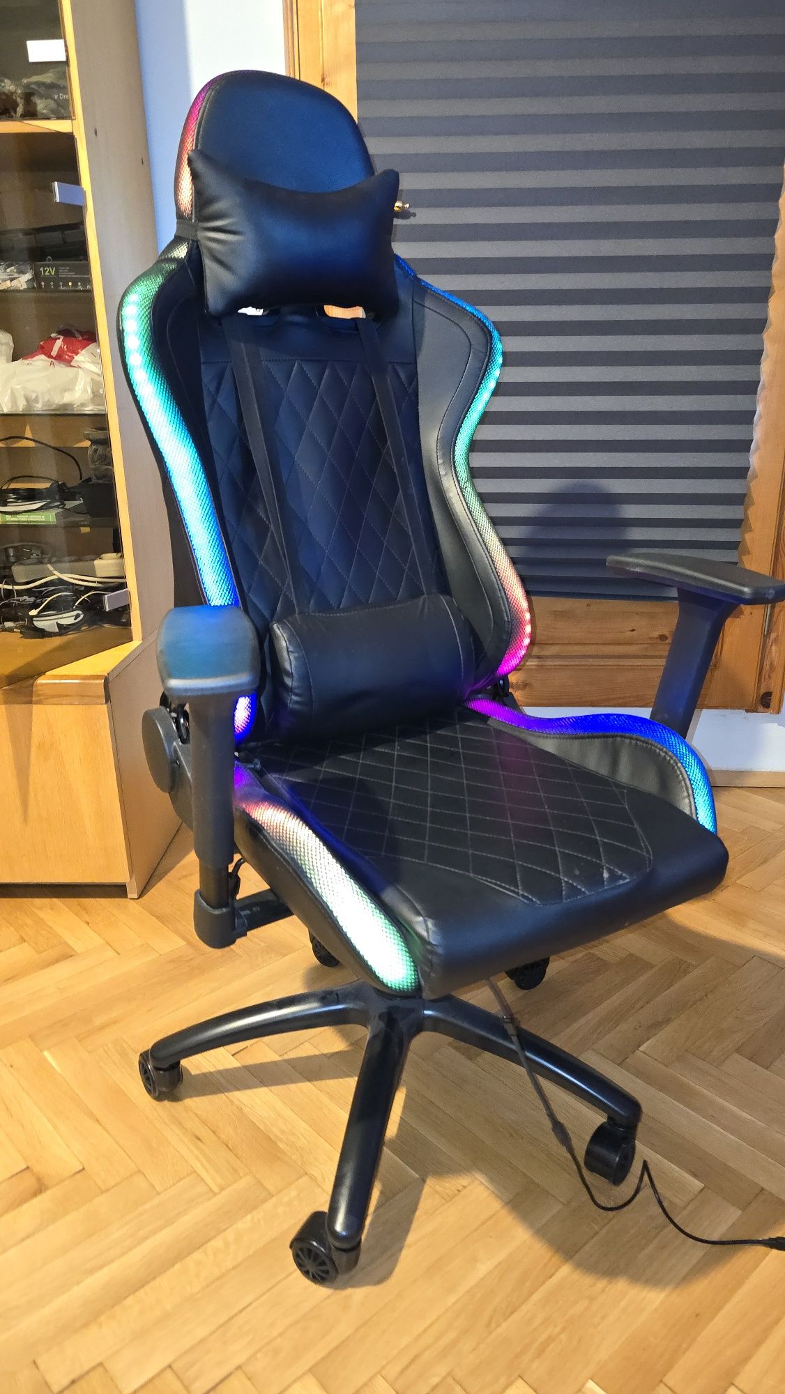 Черен RGB гейминг стол