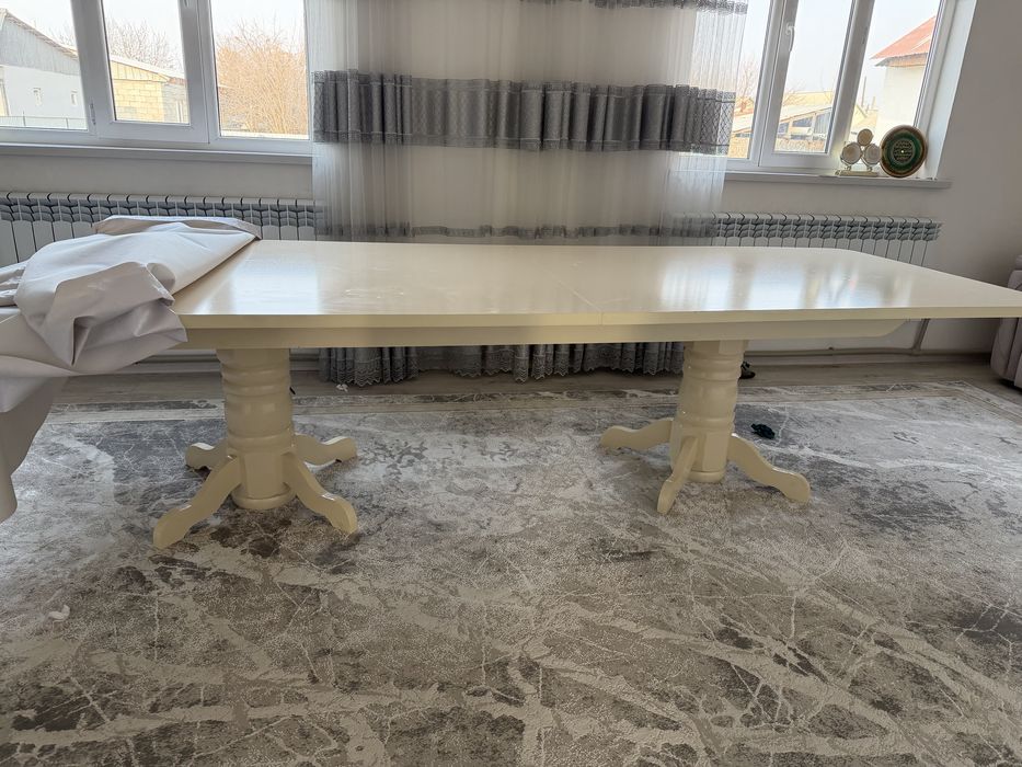 Продается стол , в хорошем состояний , цена 70.000