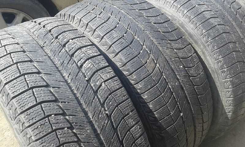 Шины 255/55 R18 - "Michelin Latitude X-Ice Xi2" (США), липучки.