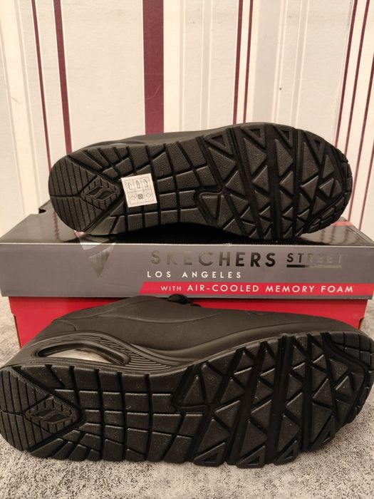 Adidași Skechers street, noi in cutie.