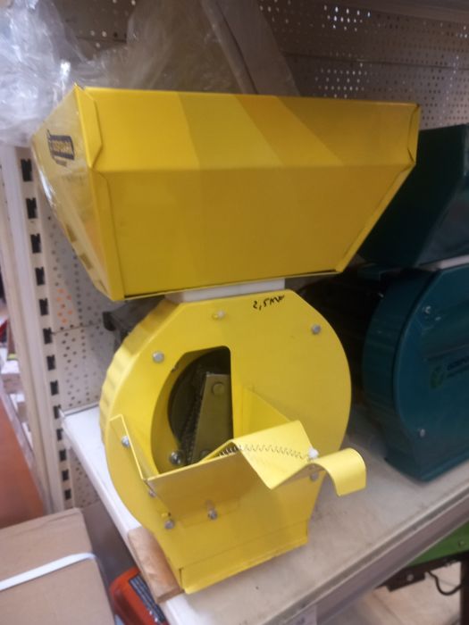 Vând mori de uruiala  și mălai noi