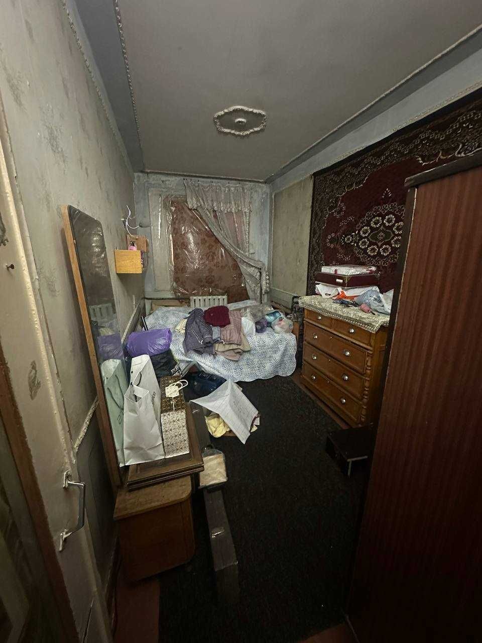 Юнусабад 15 квартал. Продаётся 3х ком квартира. Без ремонта. Метро