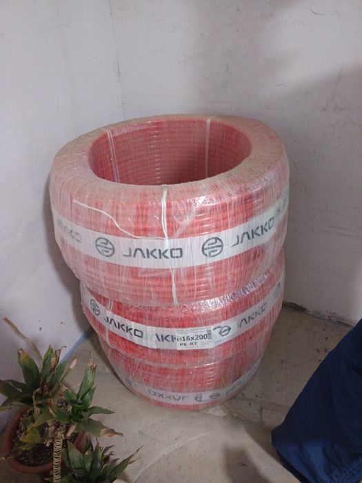 Продам пластиковую трубу тёплого пола