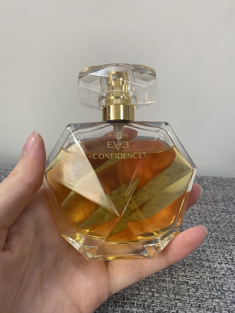 AVON Apă de parfum Eve Confidence, 50 ml