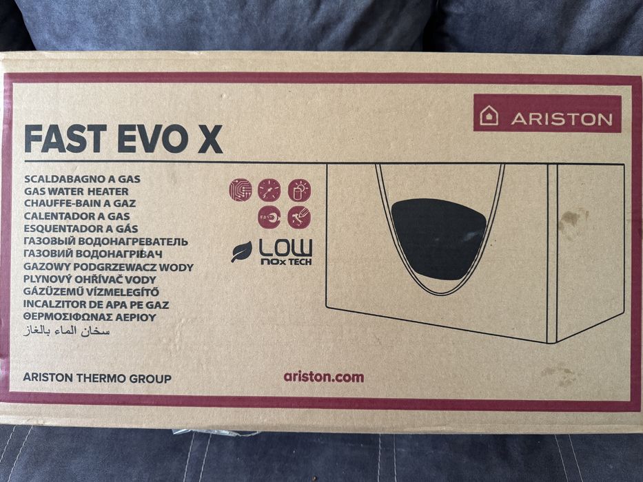 Instant Ariston pe gaz.