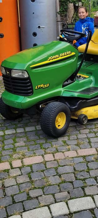 Tractoras tuns gazon