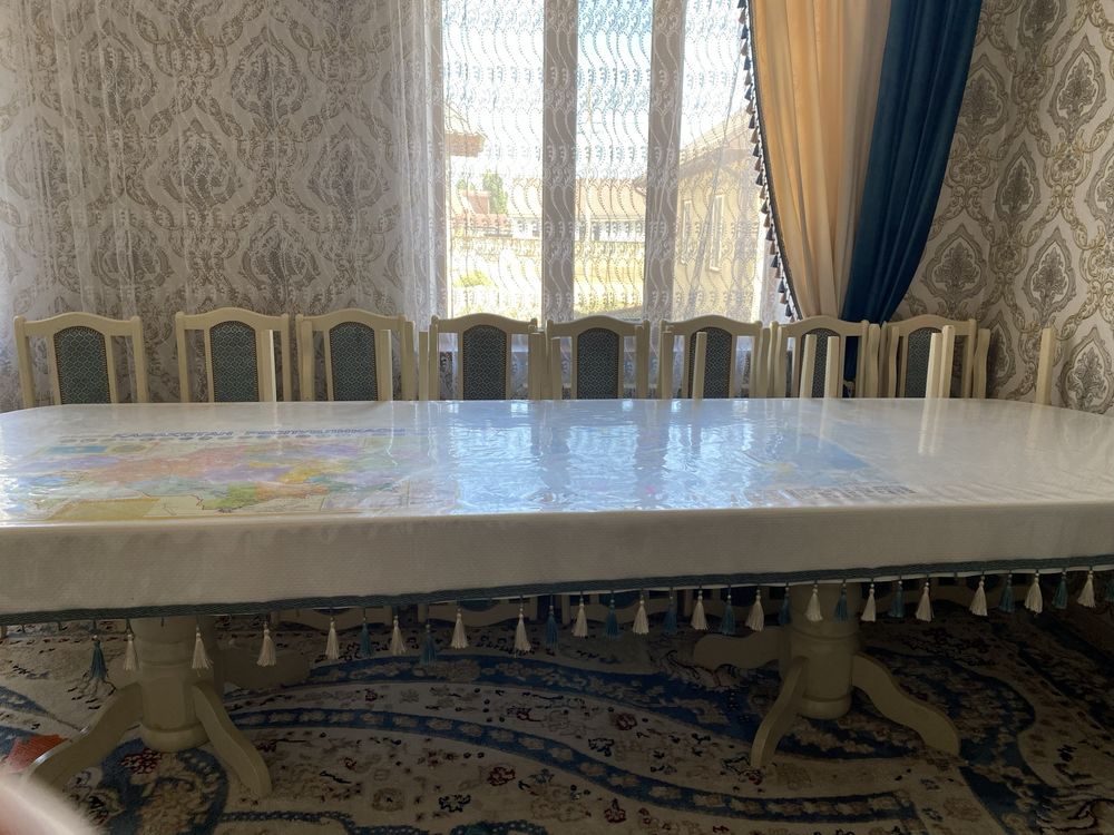 Қонақтарға арналған стол стулья беріледі жағдайы жақсы