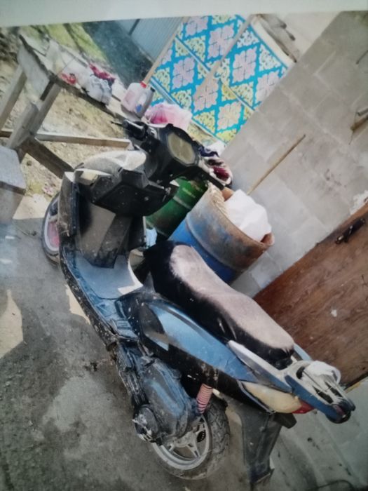 Продам скутер срочна