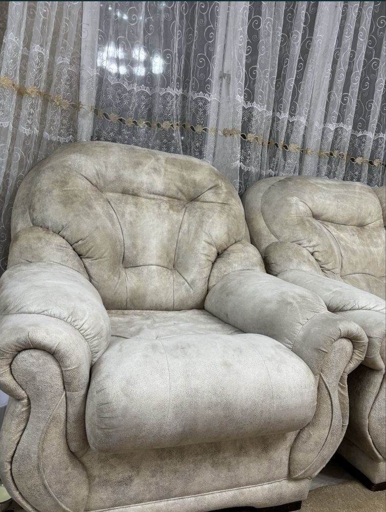 Продам диван в хорошем состоянии