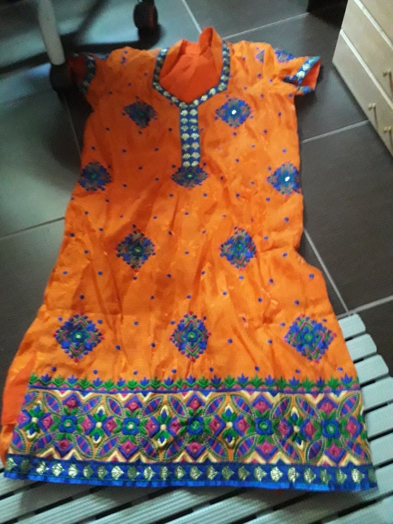 vand costum indian ptr dame complect