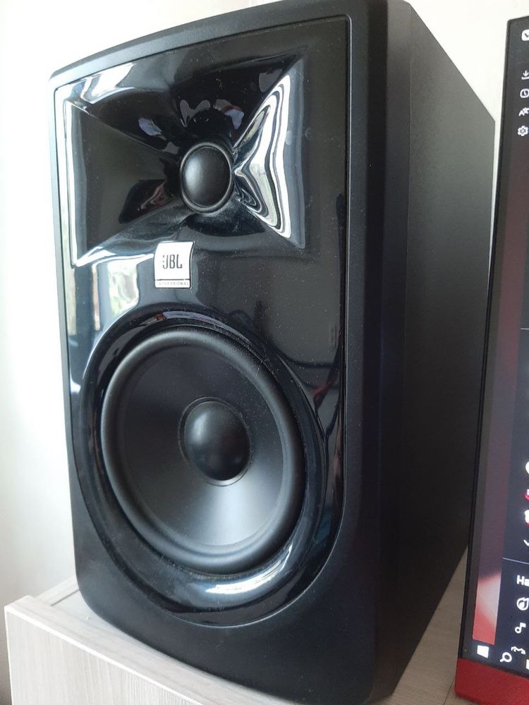Продам JBL 305P mkII 2шт