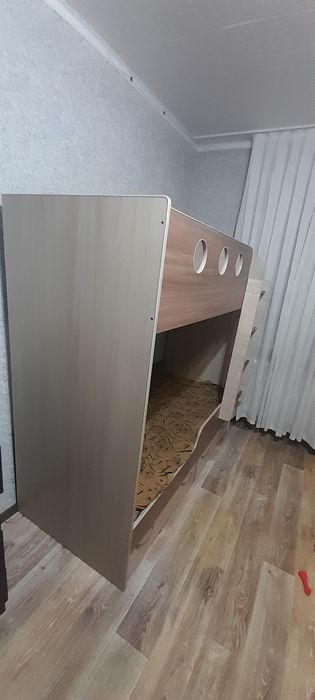 Двухъярусная кровать б/у