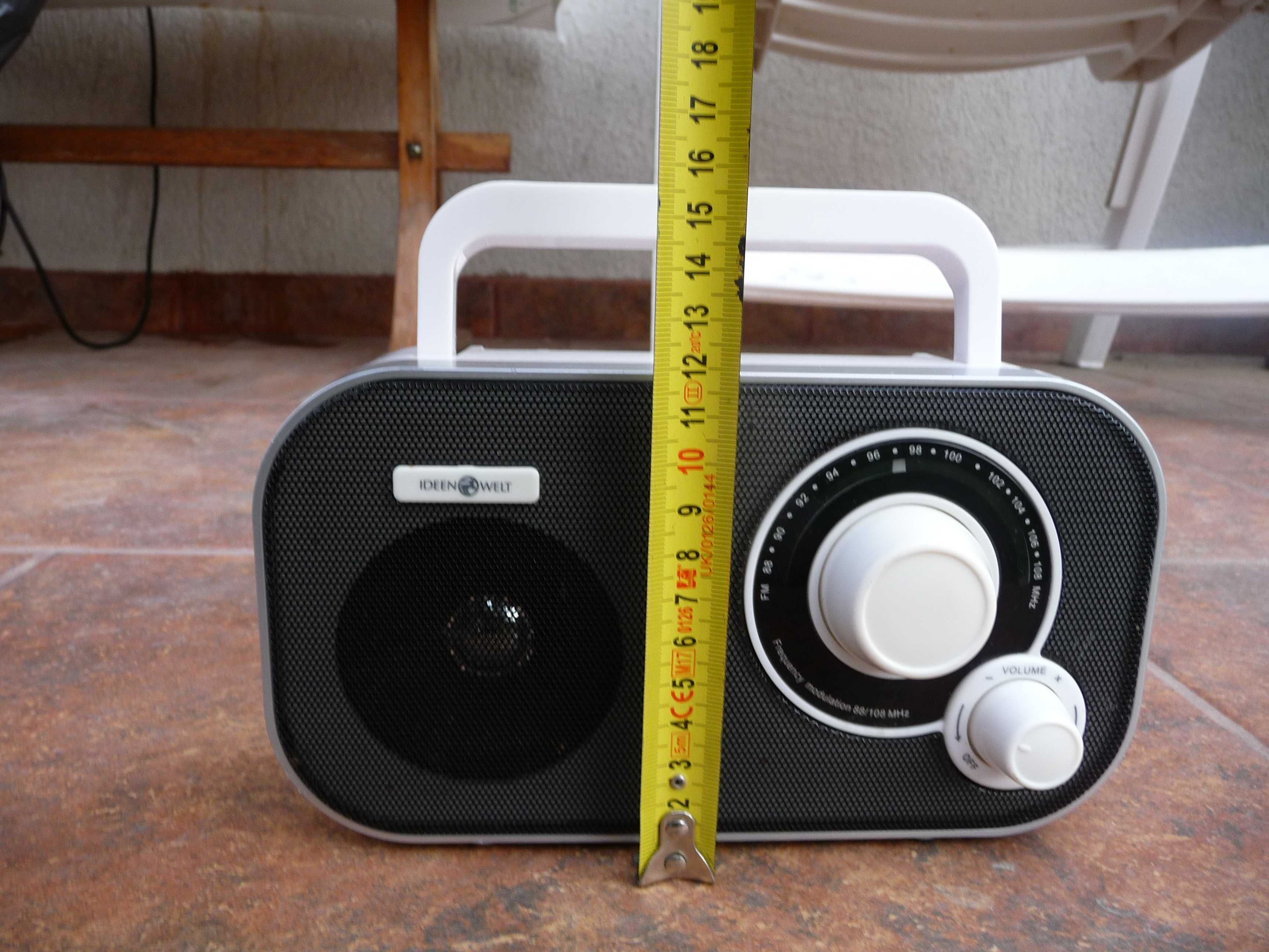 Radiouri model vintage cu bluetooth foarte frumoase,bune